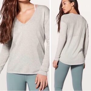 LULULEMON Still Movement V-Neck Sweater Light Gray Womens Size 6